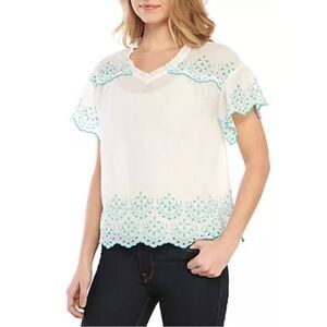 True Craft 100% cotton Short Sleeve Eyelet embroidered white Size Small